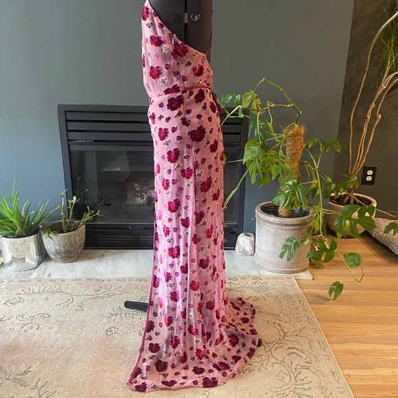 For love and lemons pink roses dress - Picture 2 of 9